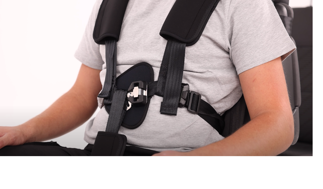 Close up of front straps of an Houdini Harness