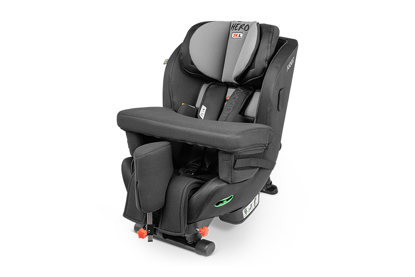 Hero XL car seat with tray and thigh support, offering secure, functional seating for safe transport.